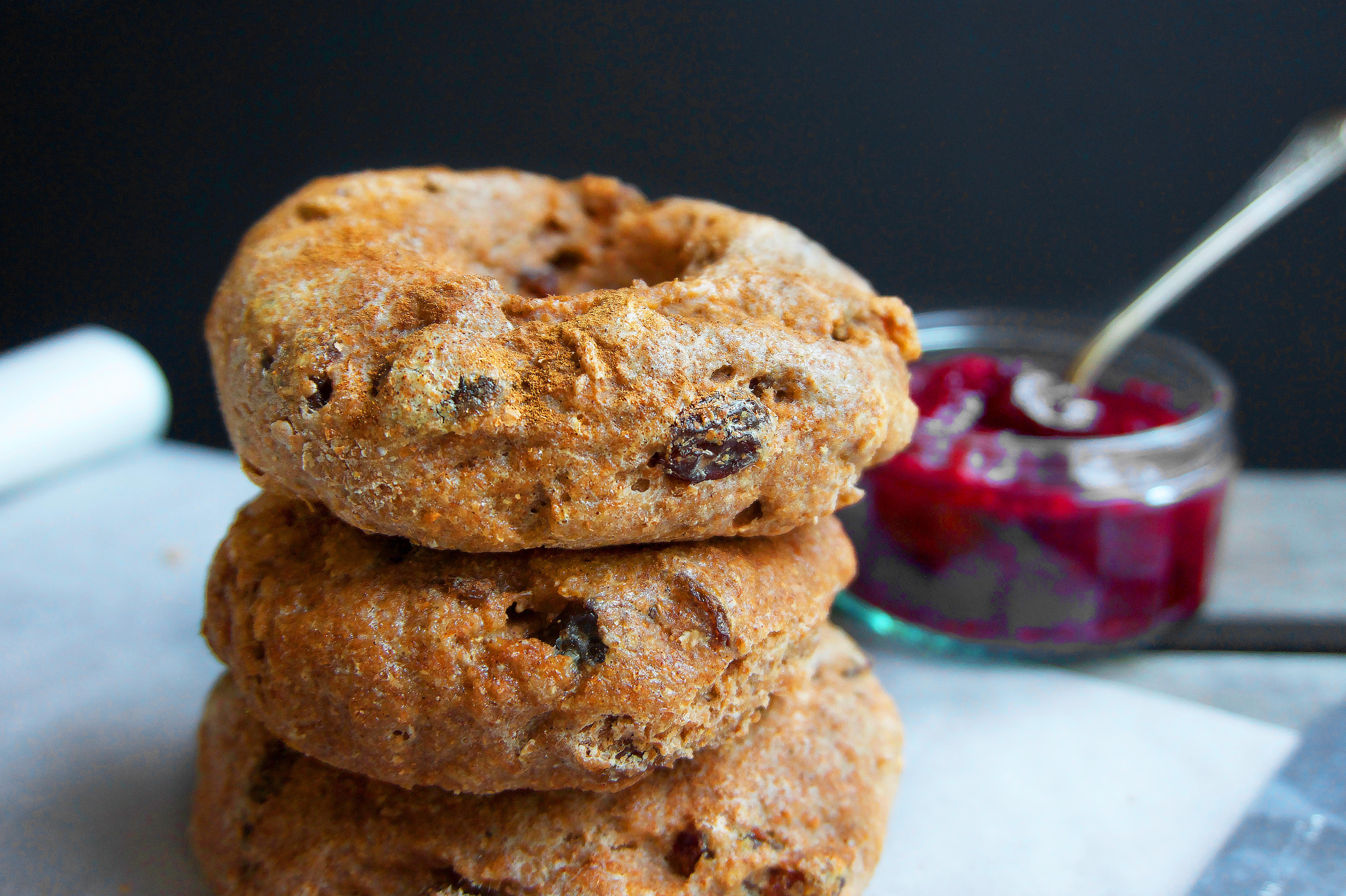 healthy-cinnamon-raisin-bagels-hannah-fitness